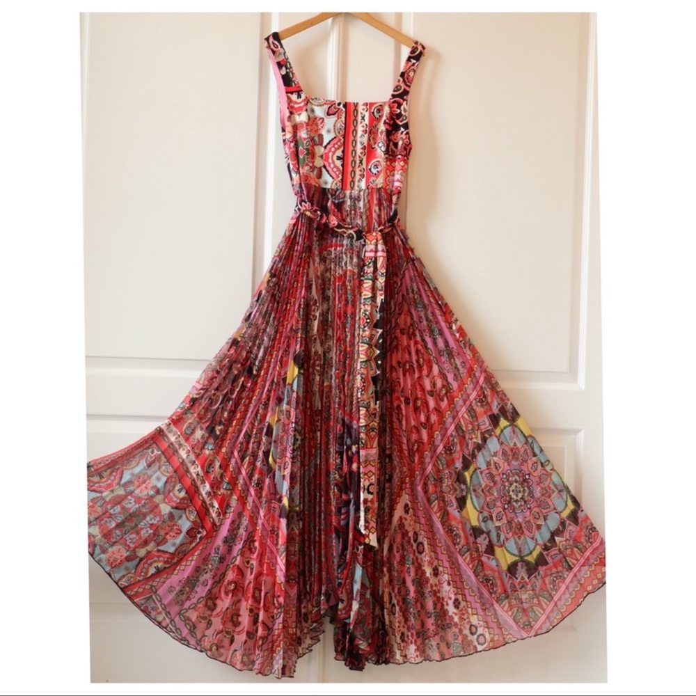 ALICE + OLIVIA Deona Pleated Maxi Dress - Picture 10 of 14